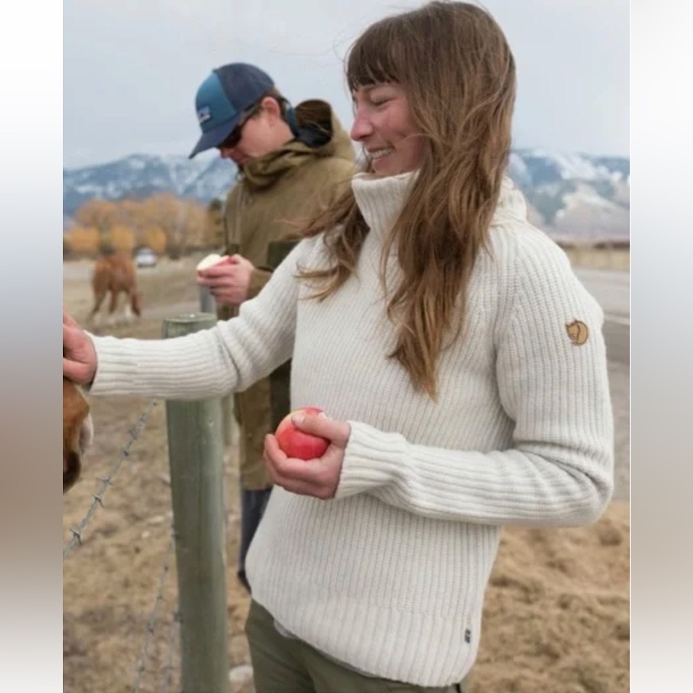 Fjallraven Ovik wool roll neck Women's Cream Turtleneck ribbed Sweater size XS